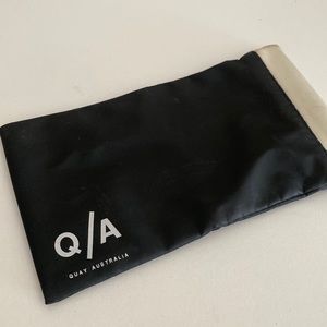 Quay sunglass case